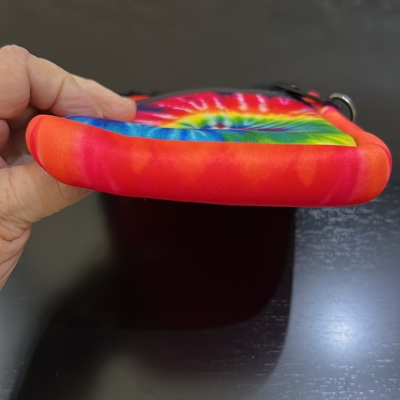 HAUTE SHORE TIE DYE NEOPRENE PHONE ADJUSTABLE CROSSBODY BAG - Picture 7 of 8